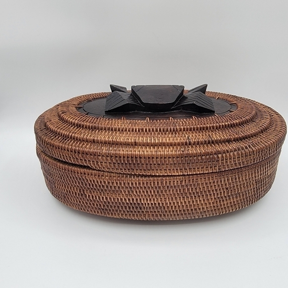 VINTAGE Indonesian woven crab basket - Picture 4 of 12